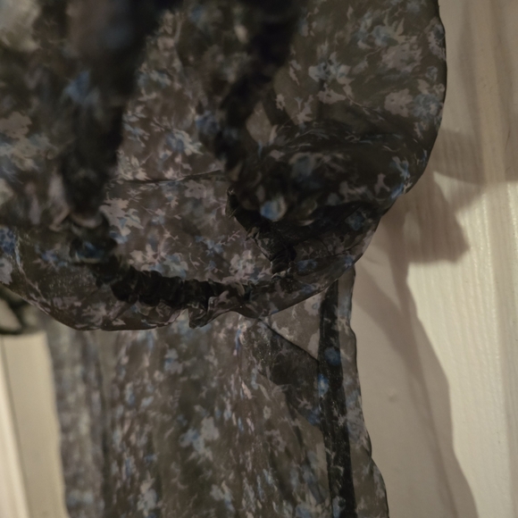 Forever 21 Black and Blue Sheer Floral Top - Picture 2 of 5